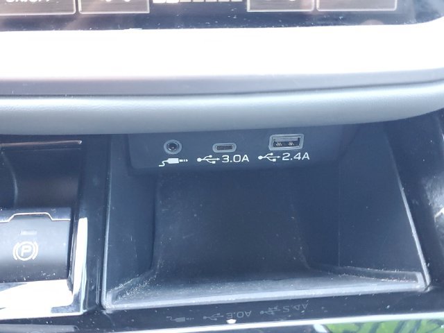 Used 2025 Subaru Outback Premium AWD/4WD image 30