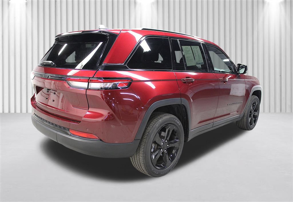 Certified 2023 Jeep Grand Cherokee Altitude AWD/4WD image 3