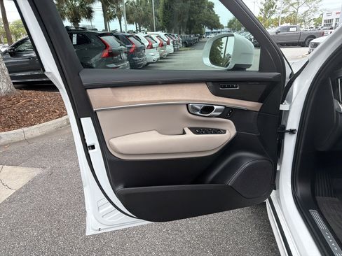 Used 2026 Volvo XC90 B6 Ultra w/ Protection Package AWD/4WD image 14