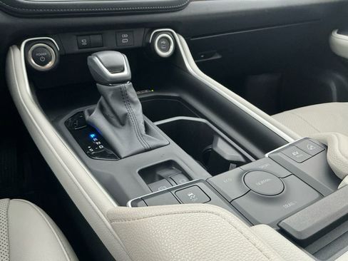 Used 2025 Toyota Grand Highlander AWD Hybrid image 12