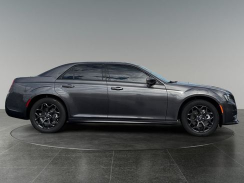 Used 2022 Chrysler 300 Touring L w/ Popular Equipment Group AWD/4WD image 10