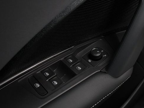 New 2026 Volkswagen Tiguan SE image 7