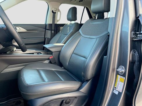 Used 2025 Ford Explorer Active w/ Active Comfort Package AWD/4WD image 21