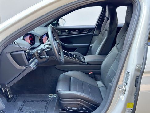 Used 2025 Porsche Panamera image 16