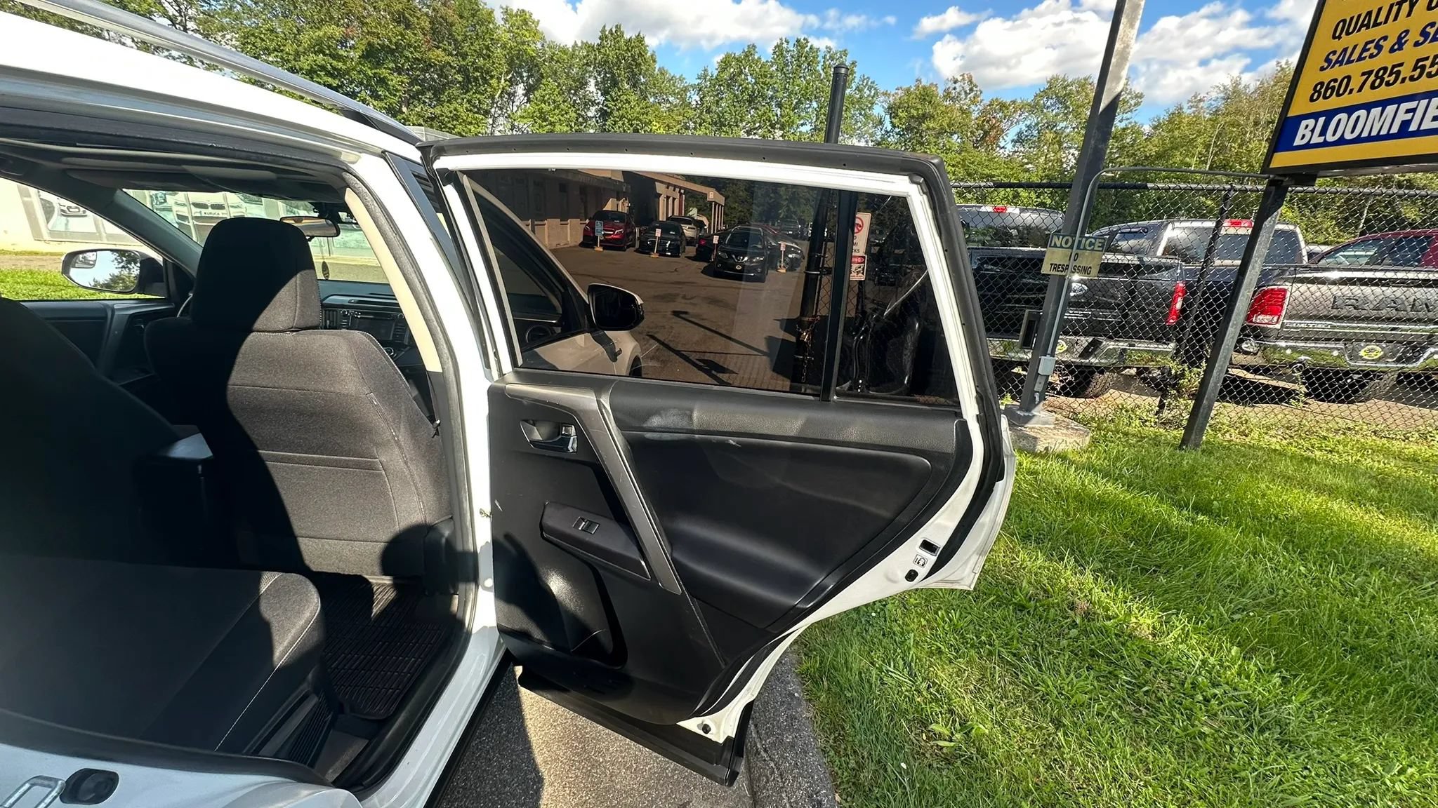 Used 2016 Toyota RAV4 XLE AWD/4WD image 36