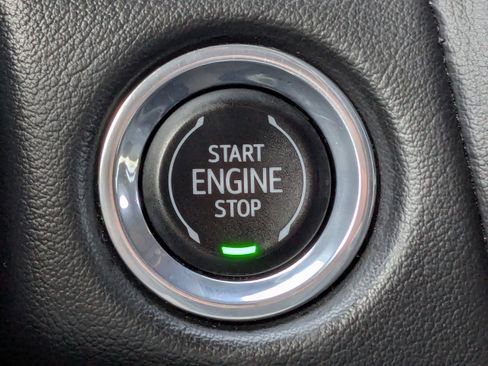 Used 2023 Chevrolet Suburban Premier image 30