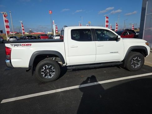 Used 2016 Toyota Tacoma 4x4 Double Cab image 4