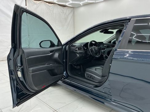 Used 2021 Toyota Camry SE FWD image 16