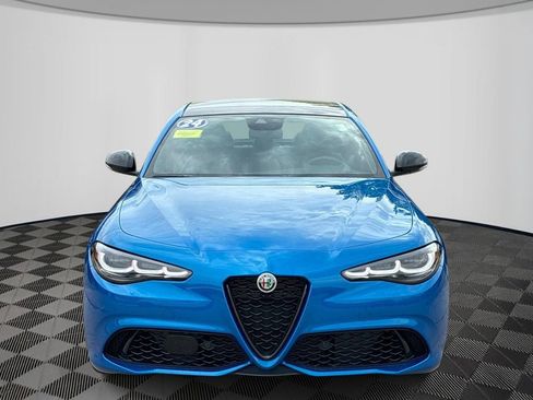Used 2024 Alfa Romeo Giulia Veloce AWD/4WD image 2