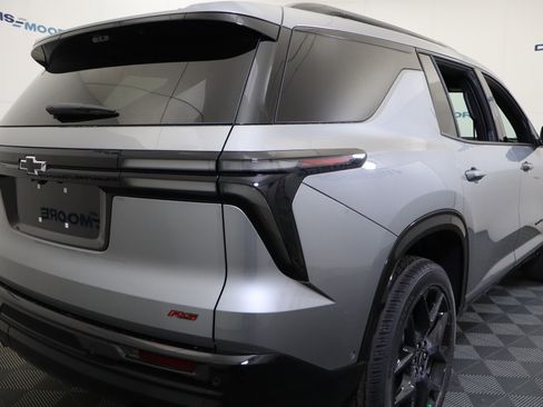 New 2026 Chevrolet Traverse RS w/ LPO, Floor Liner Package image 5