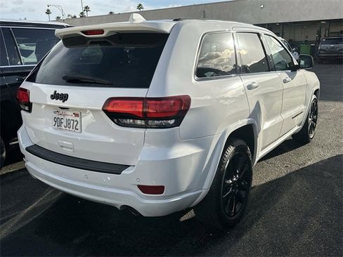 Used 2019 Jeep Grand Cherokee Altitude image 4