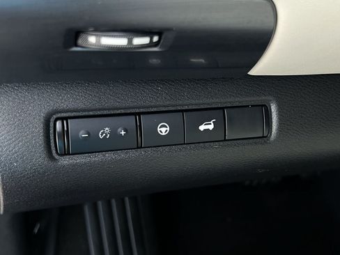 Used 2023 Nissan Pathfinder SL AWD/4WD image 20