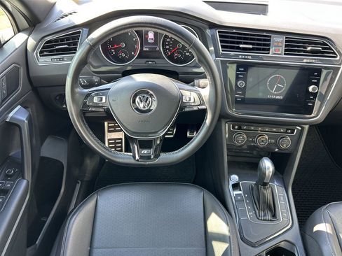 Used 2021 Volkswagen Tiguan SE R-Line image 14