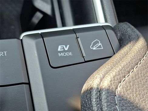 Used 2025 Toyota Grand Highlander AWD Hybrid image 26