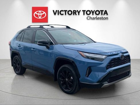Used 2025 Toyota RAV4 XSE w/ Weather Package AWD/4WD image 5