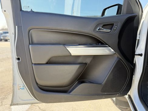 Used 2020 Chevrolet Colorado LT w/ Luxury Package image 28