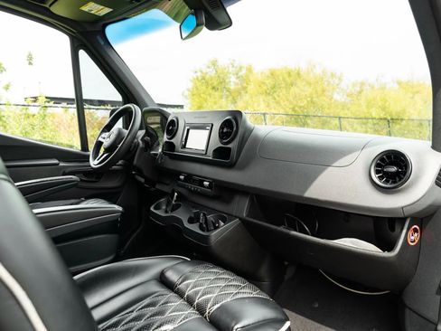 Used 2019 Mercedes-Benz Sprinter 170 image 25