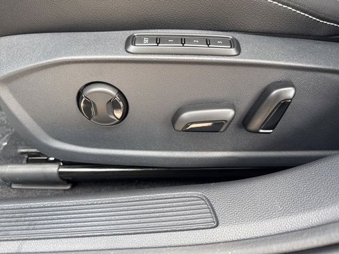 New 2025 Volkswagen Jetta SEL image 15