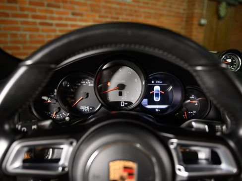 Used 2017 Porsche 911 Carrera S RWD image 33