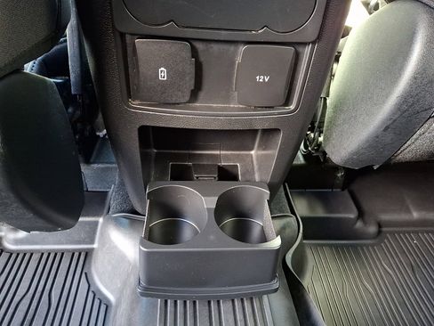 Used 2023 Ford Explorer XLT image 11