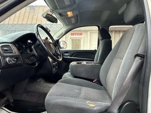 Used 2007 Chevrolet Suburban LS image 9