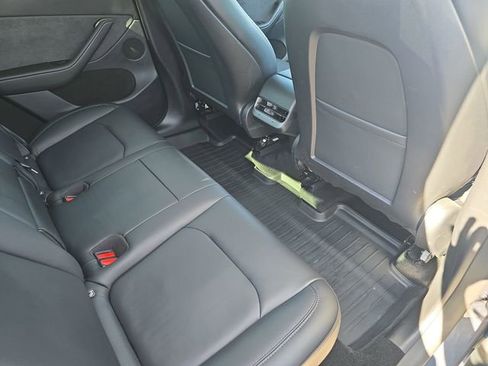 Used 2023 Tesla Model Y Long Range image 11