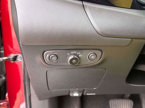 Used 2022 Buick Encore GX Select image 19