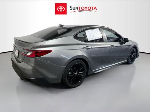 Used 2025 Toyota Camry SE FWD image 4