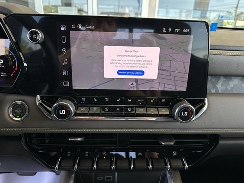 Used 2026 Chevrolet Colorado ZR2 w/ Technology Package AWD/4WD image 14