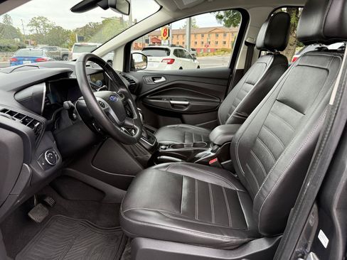 Used 2017 Ford C-MAX Titanium w/ Equipment Group 301A FWD image 13