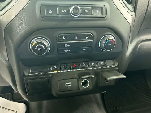 Used 2020 Chevrolet Silverado 1500 Custom w/ Custom Value Package image 16