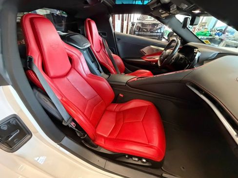 Used 2021 Chevrolet Corvette Stingray Preferred Cpe w/ Engine Appearance Package image 39