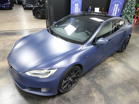 Used 2017 Tesla Model S 90D image 11