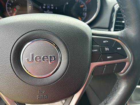 Used 2020 Jeep Grand Cherokee Altitude AWD/4WD image 27