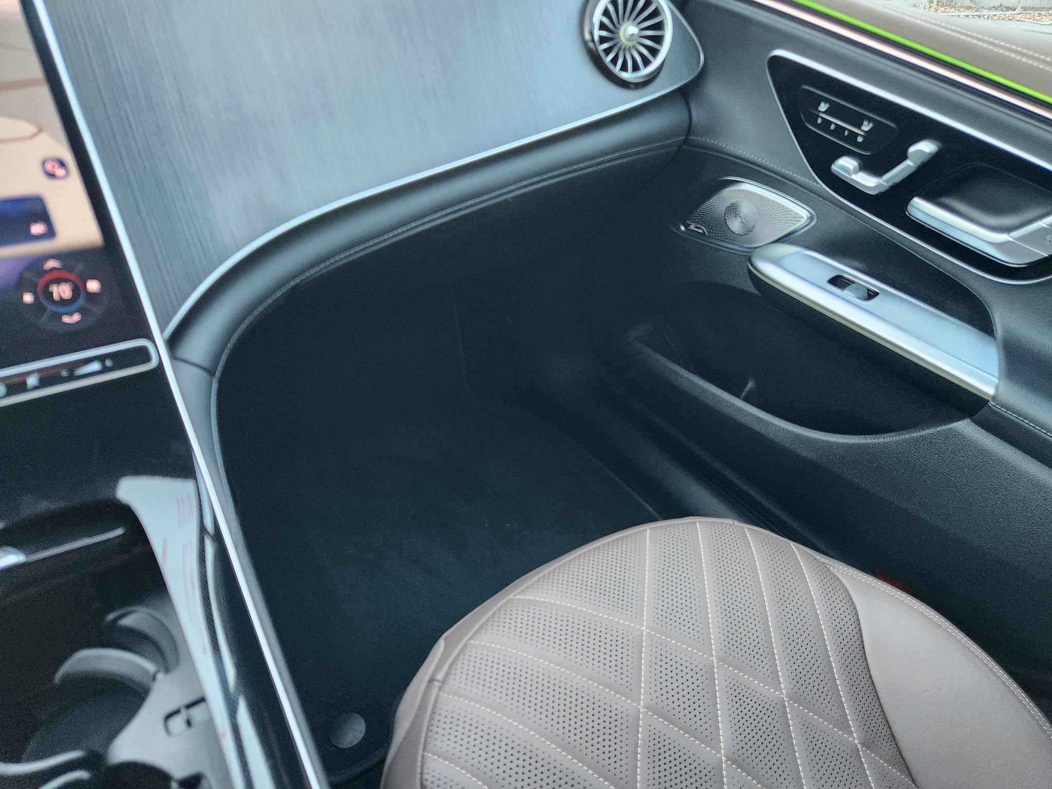 Certified 2023 Mercedes-Benz EQE 500 4MATIC Sedan image 31