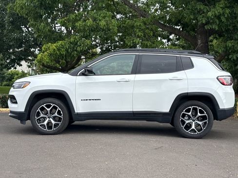 Used 2025 Jeep Compass Limited AWD/4WD image 5