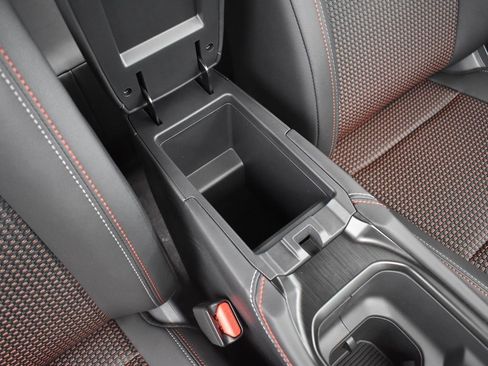New 2025 Nissan Kicks SR AWD/4WD image 24