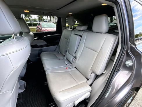 Used 2019 Toyota Highlander Limited Platinum image 20