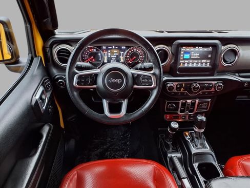 Used 2019 Jeep Wrangler Unlimited Rubicon w/ Cold Weather Group image 4