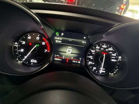 Used 2019 Alfa Romeo Giulia w/ Quick Order Package 22K Sport RWD image 7