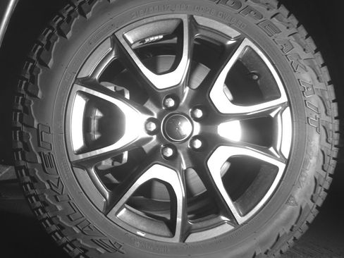 Used 2025 Jeep Compass Trailhawk AWD/4WD image 12