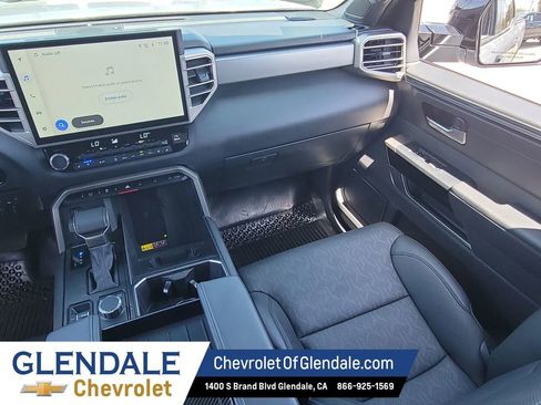 Used 2025 Toyota Tundra Limited AWD/4WD image 25