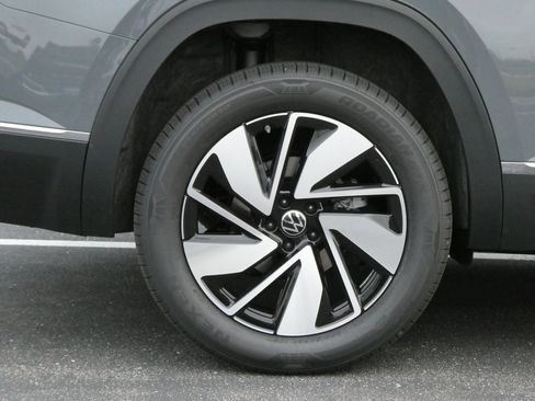 New 2026 Volkswagen Atlas SEL image 22