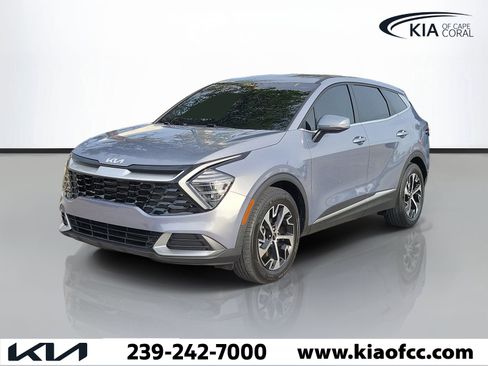 Used 2024 Kia Sportage EX FWD image 3
