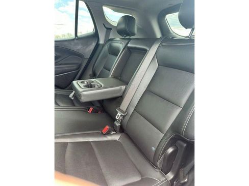 Used 2022 GMC Terrain SLT w/ GMC Pro Grade Package AWD/4WD image 17