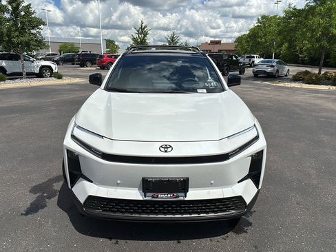 New 2026 Toyota C-HR AWD/4WD image 5