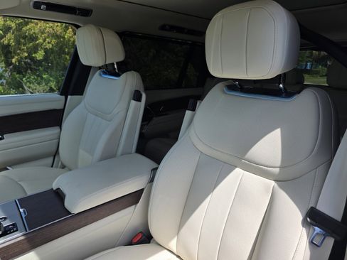 New 2026 Land Rover Range Rover Long Wheelbase SE AWD/4WD image 11