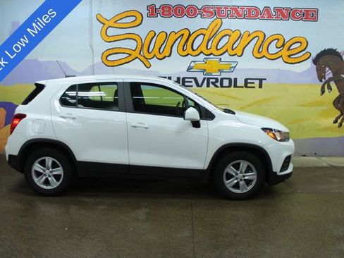Used 2020 Chevrolet Trax LS FWD image 1