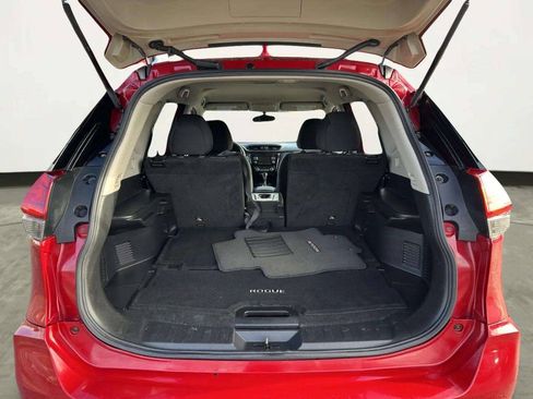 Used 2017 Nissan Rogue SV FWD image 17