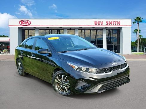 Certified 2024 Kia Forte LXS FWD image 1